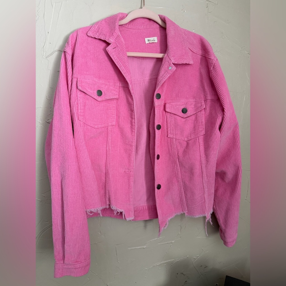 POL Raw Edge Corduroy Jacket‎ + Cute Western Tee Bundle
Shirt: Size Large - Picture 5 of 7